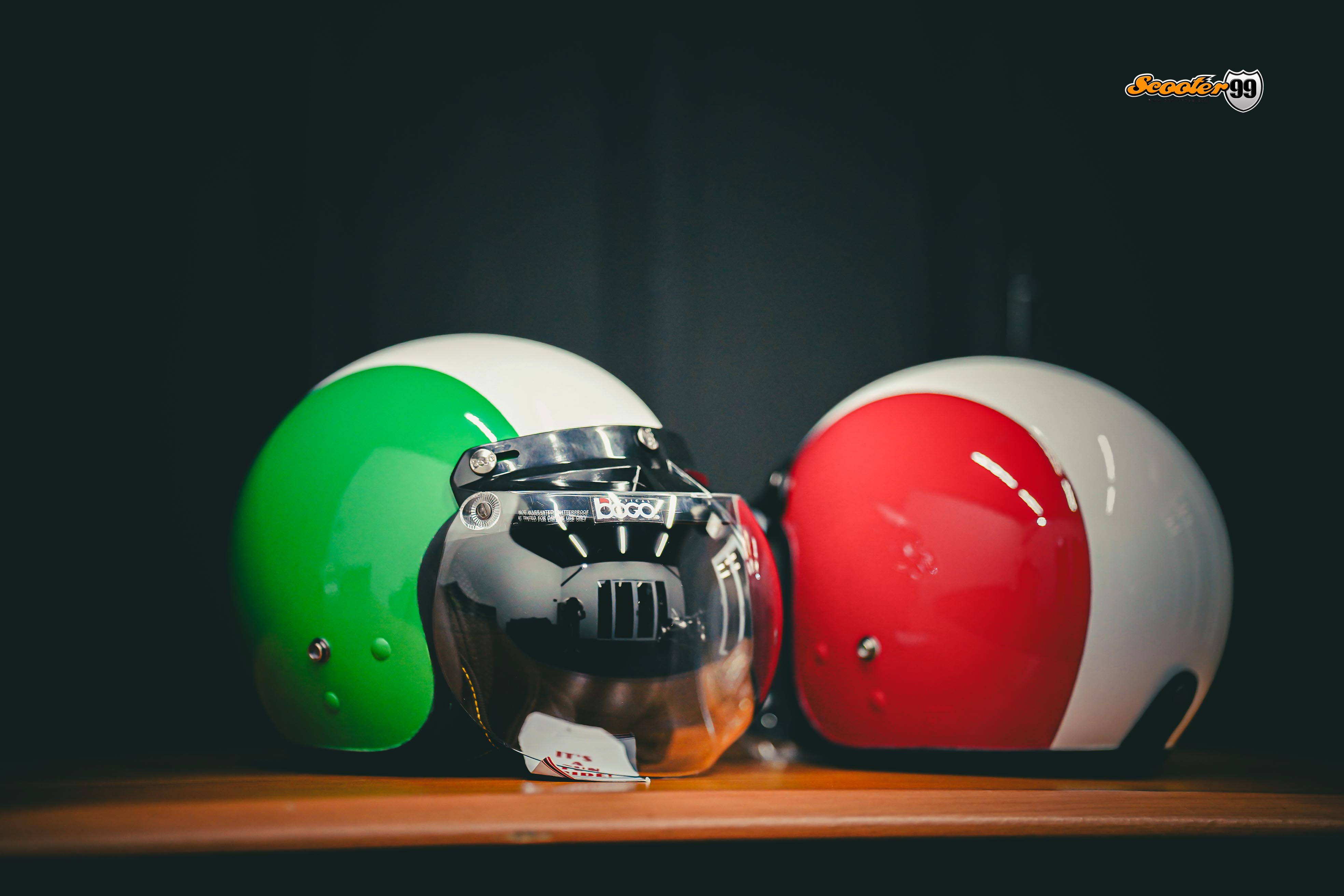 Detail of the seamless connection between Vespa and sidecar at Scooter99.